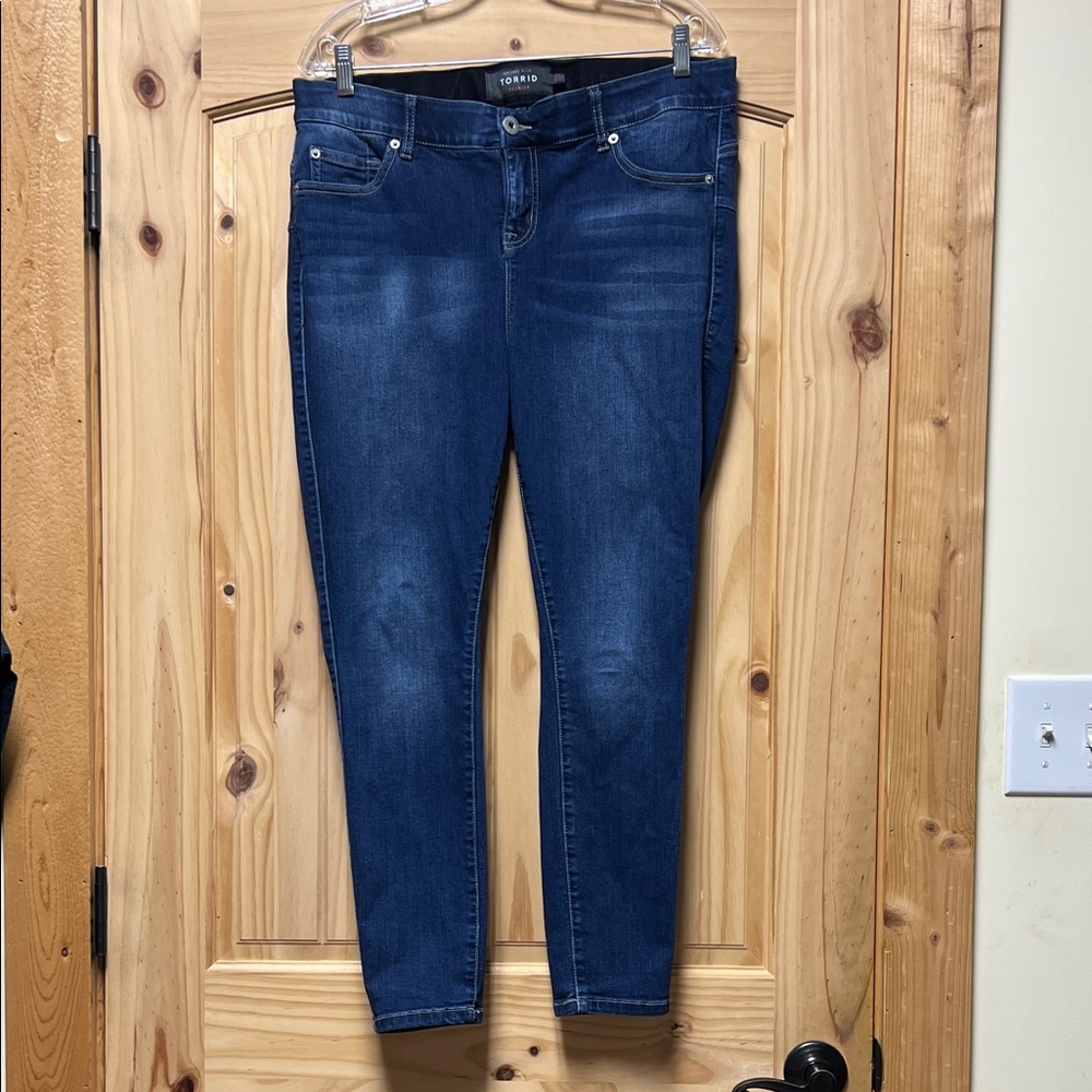 Torrid Deep Indigo Bombshell Skinny Jeans 16S Like New